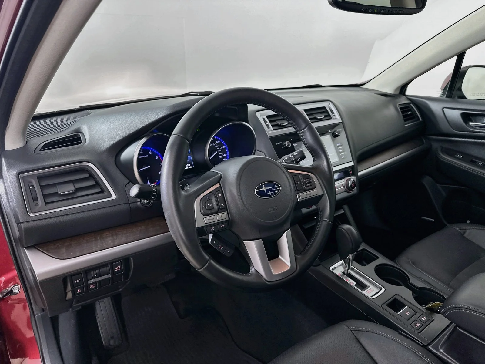 Used 2016 Red Subaru  image 32