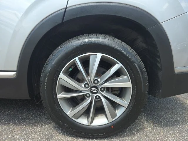 Used 2020 Silver Hyundai SEL image 4