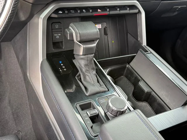 Certified Used 2024  Toyota Platinum image 22