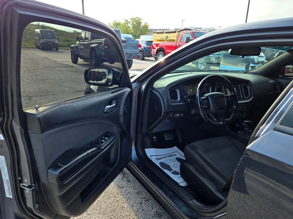 Used 2016 Gray Dodge SE image 11