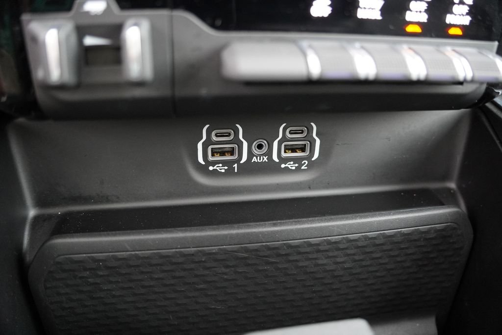 Used 2023 Silver Ram Laramie image 30