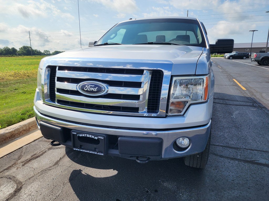 Used 2012 Ingot Silver Metallic Ford XLT image 2