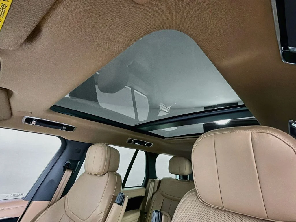 Certified Used 2025 White Land Rover SE image 22