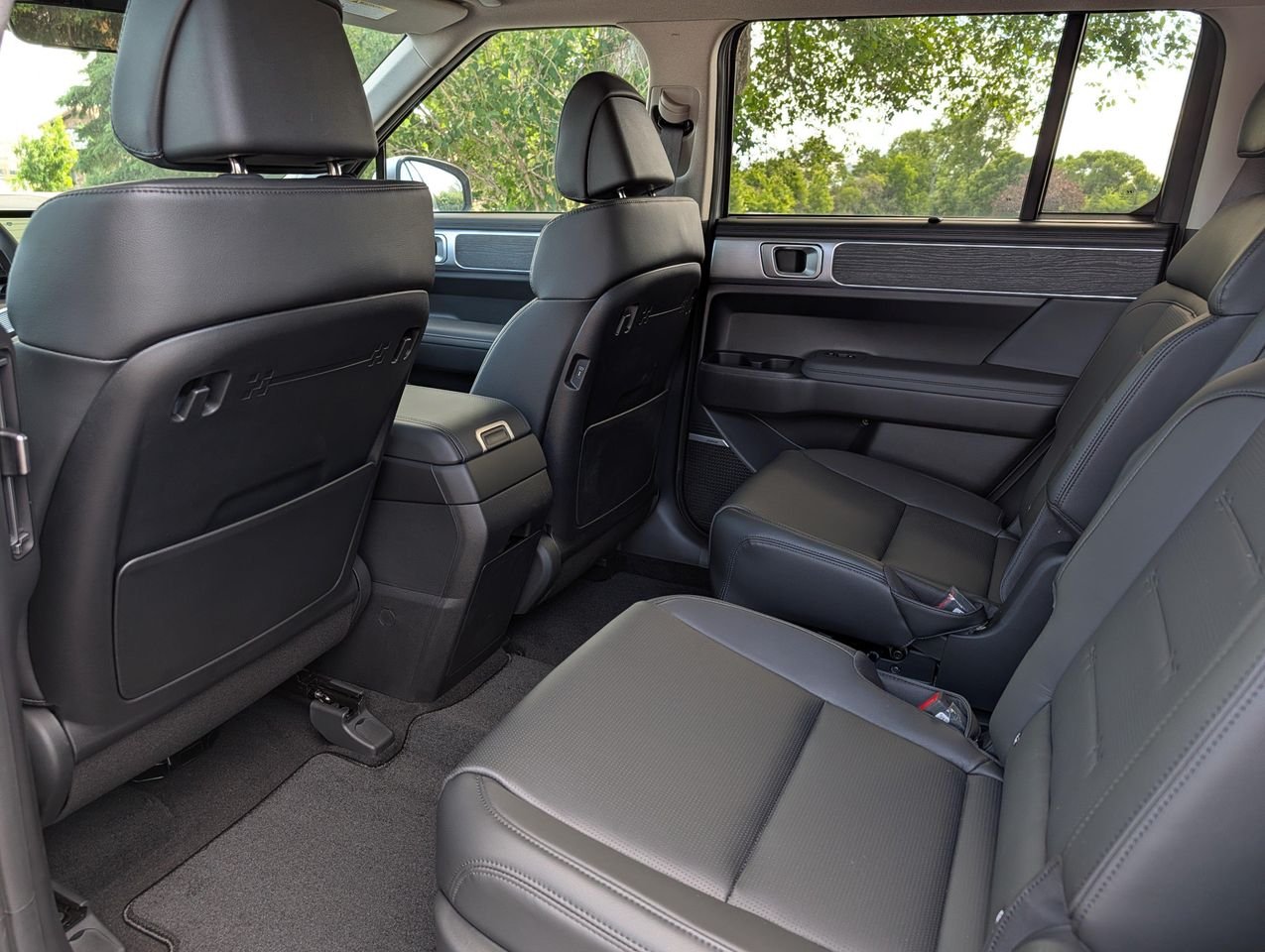 New 2026 Shimmering Silver Hyundai Limited 7P image 7