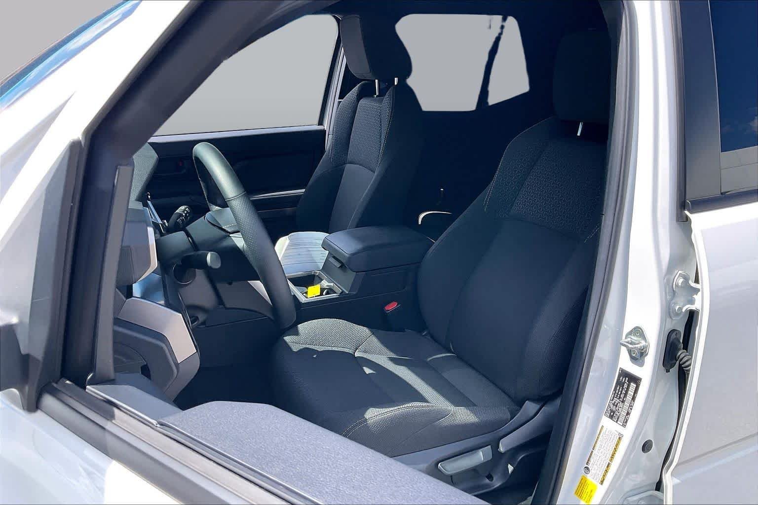 Used 2025 Ice Cap Toyota SR5 image 9