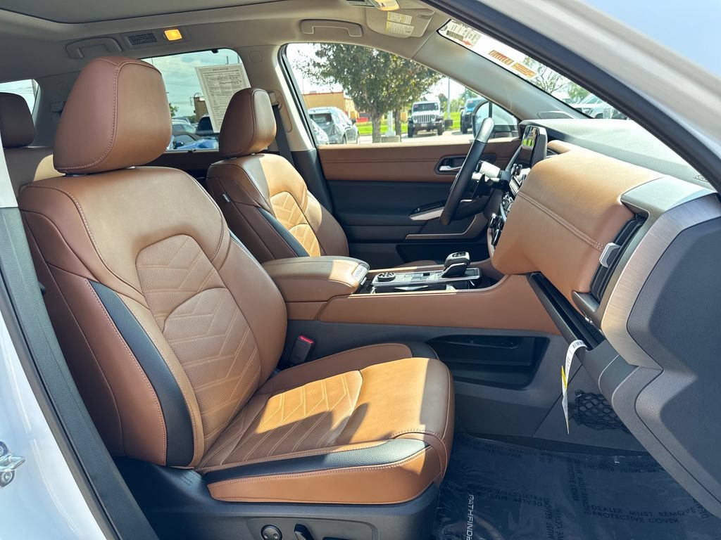 2025 Nissan Pathfinder Platinum - Photo 39