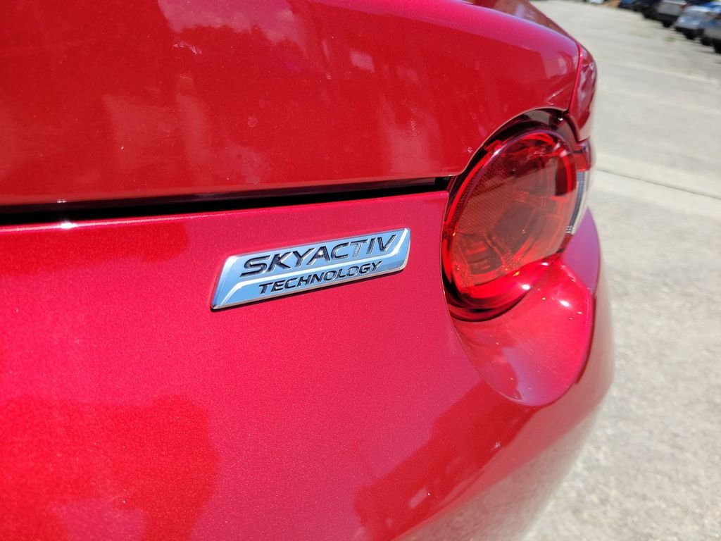 Used 2017 Red Mazda Grand Touring image 11