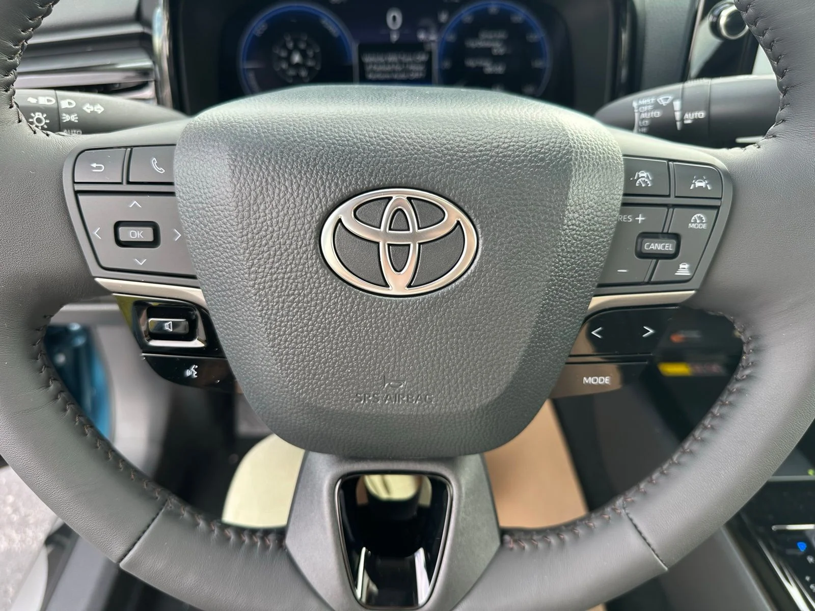 2026 Toyota Camry XLE - Photo 12