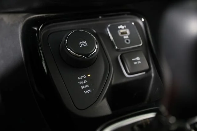 Used 2019 White Jeep Limited image 13