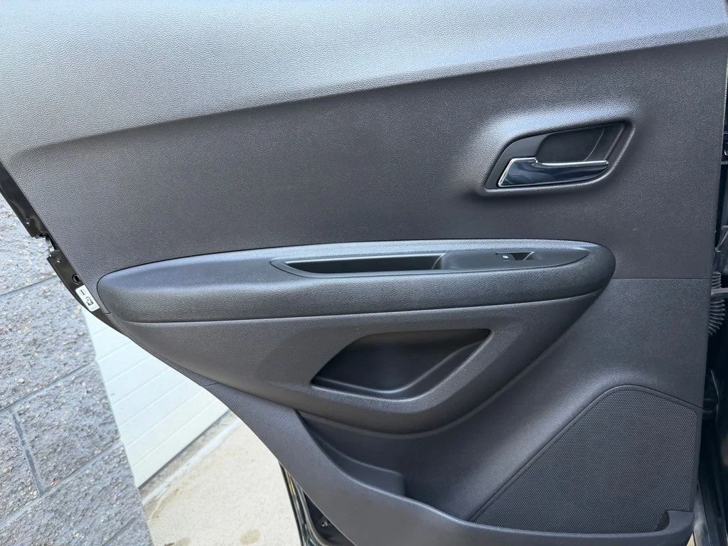 Used 2018 Black Chevrolet Premier image 21