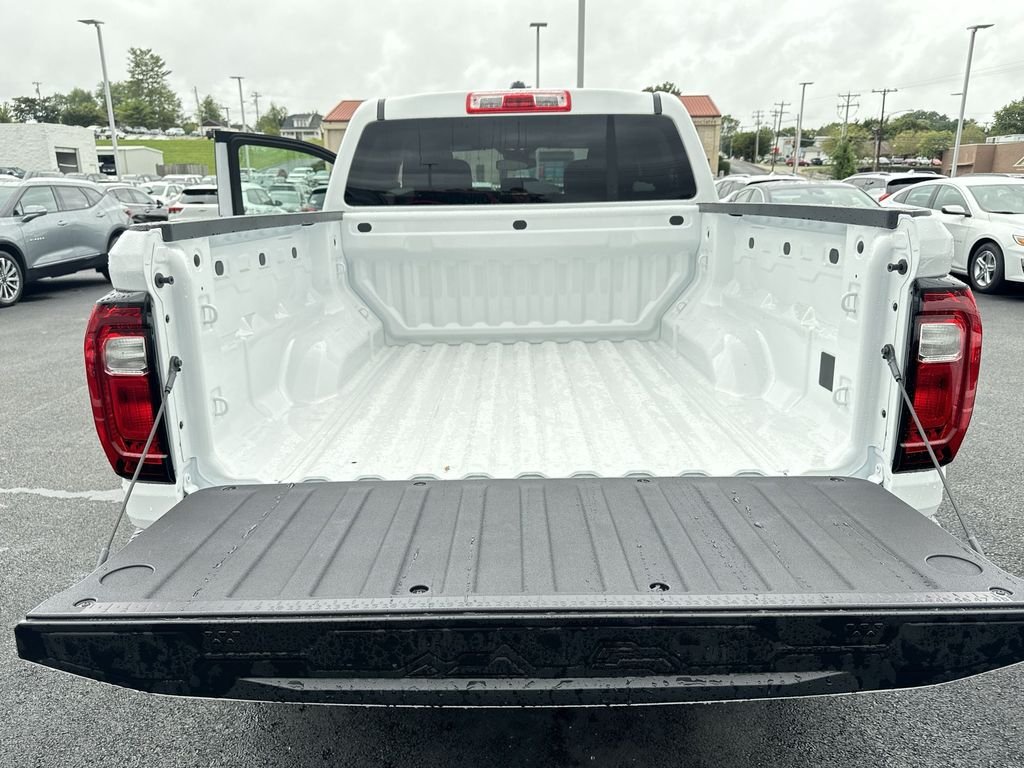 Used 2024 White GMC Elevation image 28