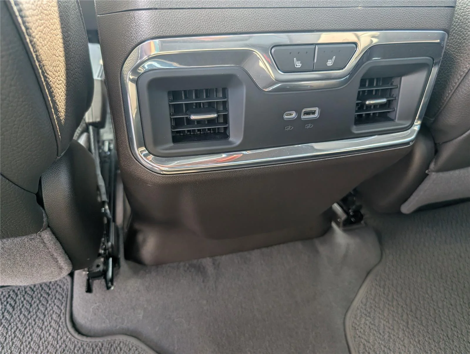 Used 2024 Sterling Metallic GMC Denali image 29