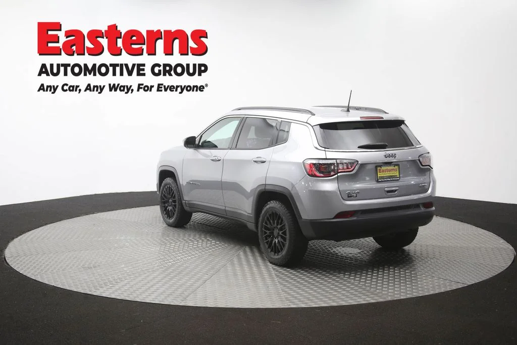 Used 2022 Silver Jeep Latitude image 63