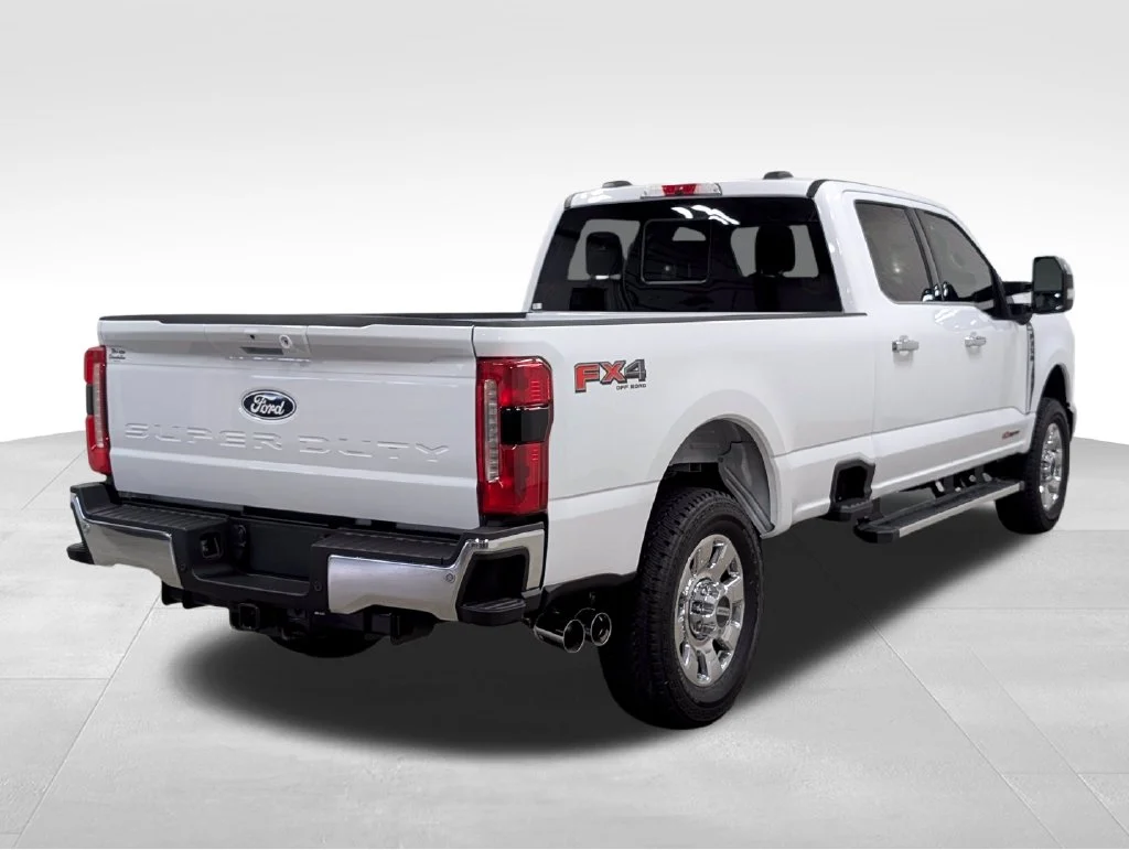 New 2027 Oxford White Ford F-350® Lariat® image 27