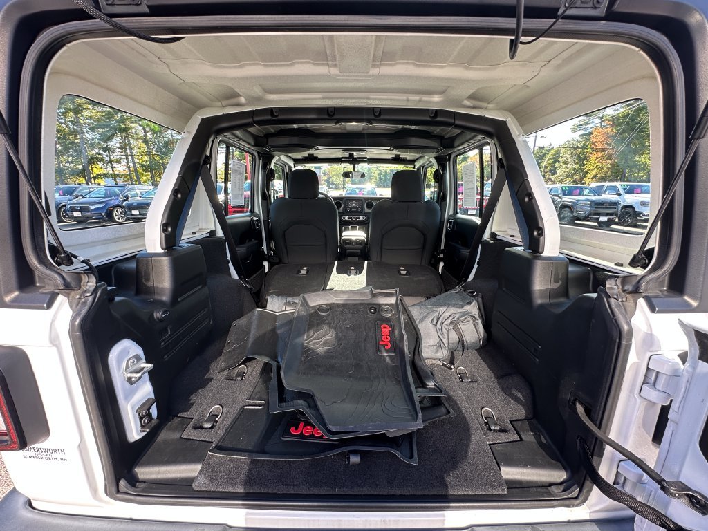 Used 2018 White Jeep Unlimited Sport image 22