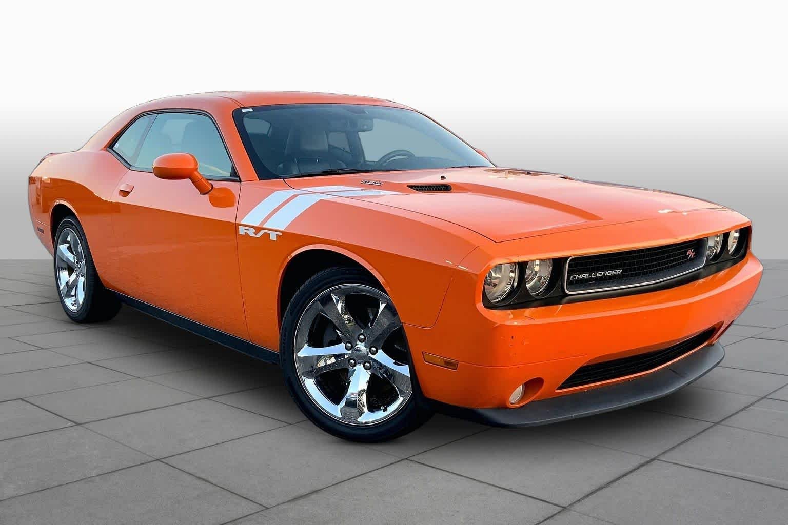 Used 2014 Header Orange Clearcoat Dodge R/T Plus image 3