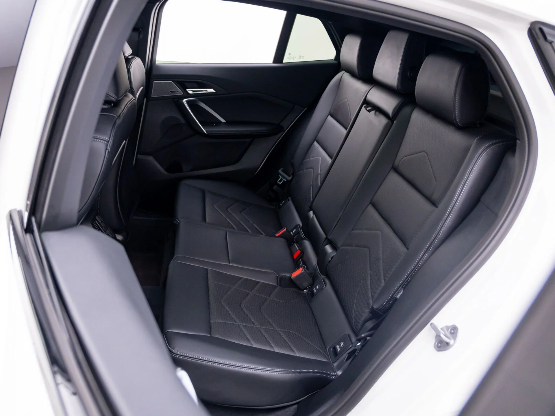 Certified Used 2026 White BMW xDrive28i image 18