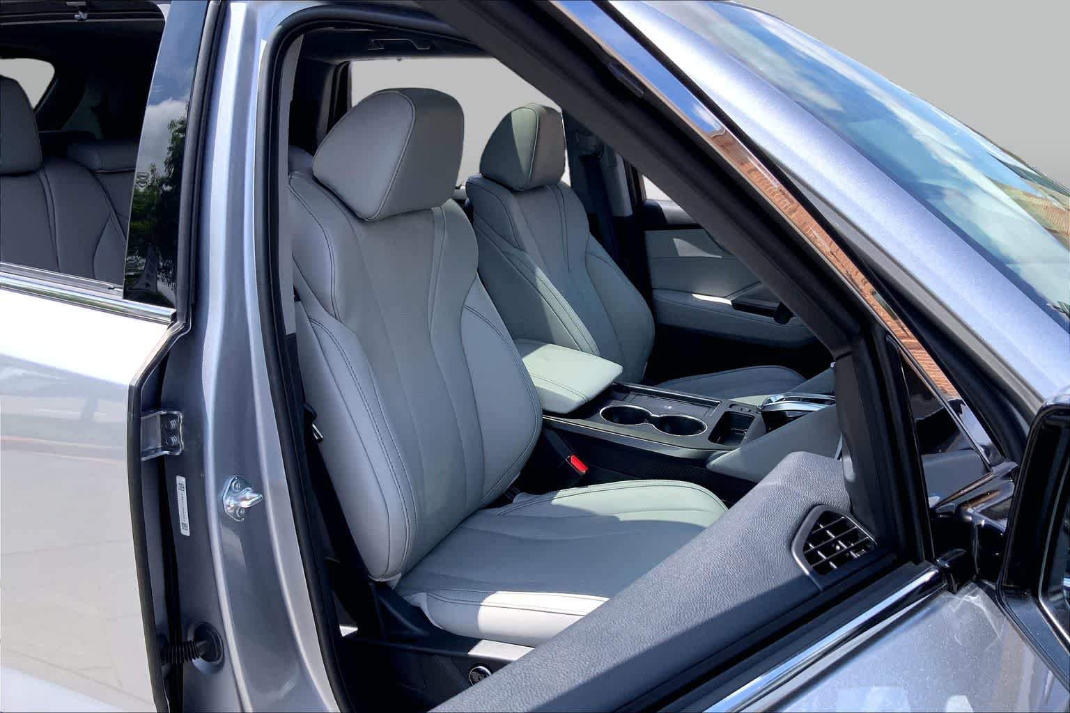Used 2026 Solar Silver Metallic Acura w/Technology Package image 9