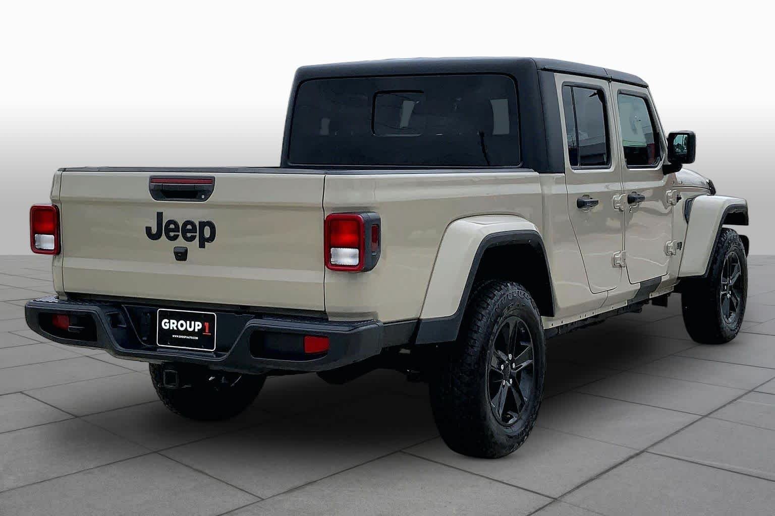 Used 2022 Hydro Blue Pearlcoat Jeep Altitude image 13