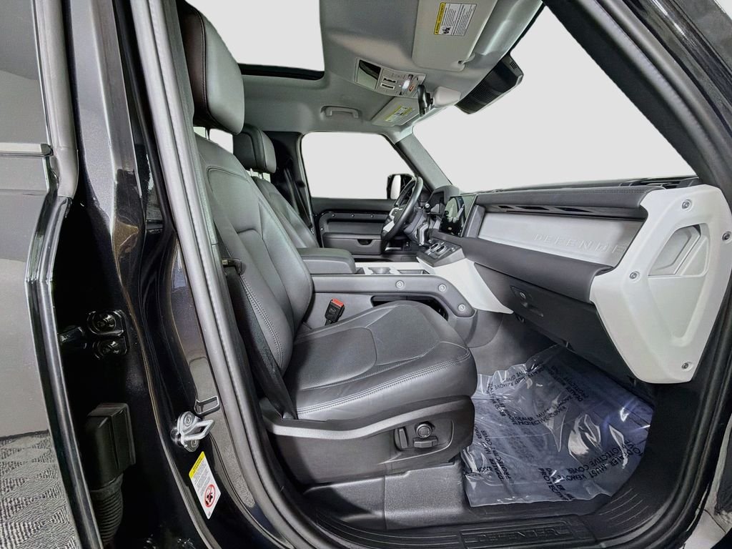 Used 2025 Black Land Rover S image 31