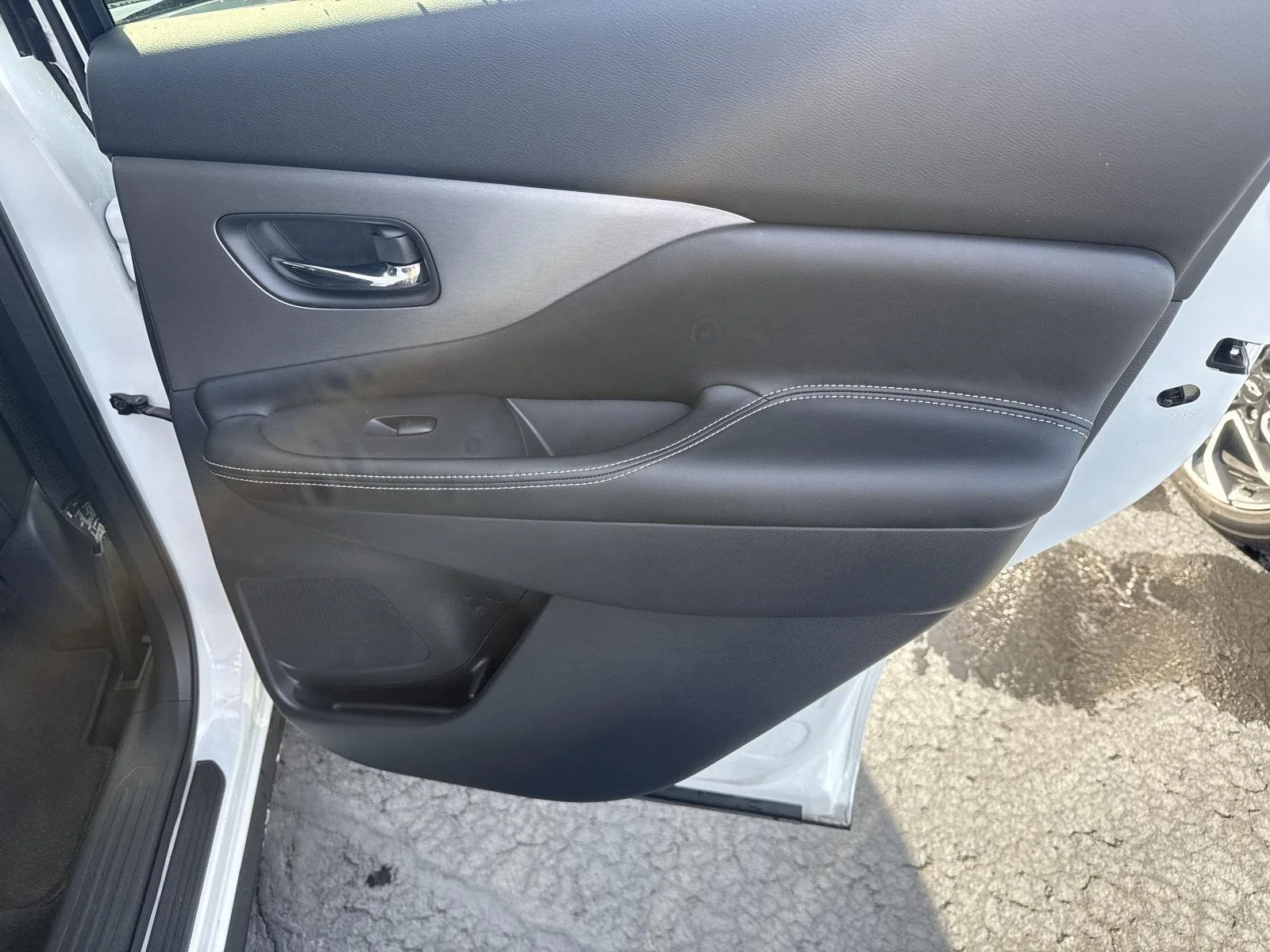 Used 2024 White Nissan SV FWD image 13