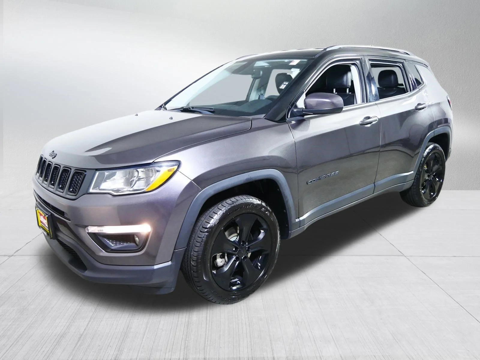 Used 2019 Granite Crystal Metallic Clearcoat Jeep Altitude image 3