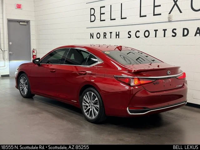 Used 2019 Red Lexus 300h image 6