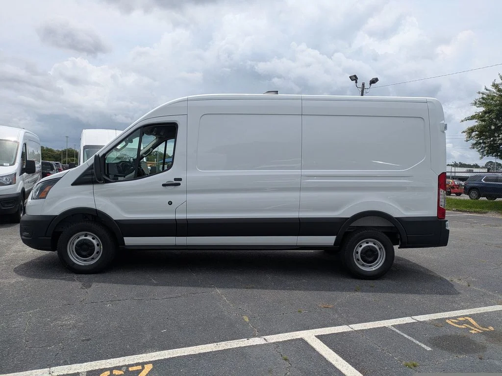 New 2026 Oxford White Ford Base image 7