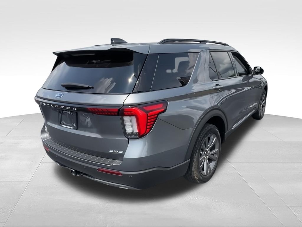 Used 2025 Gray Ford Active image 9