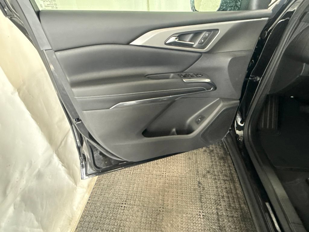 2027 Chevrolet Traverse LT - Photo 6