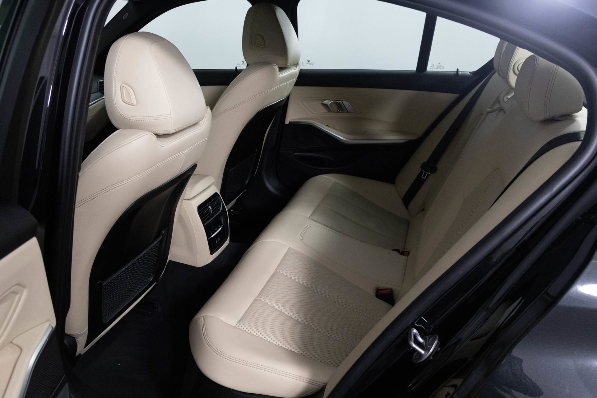 2023 BMW 330I - Image 34