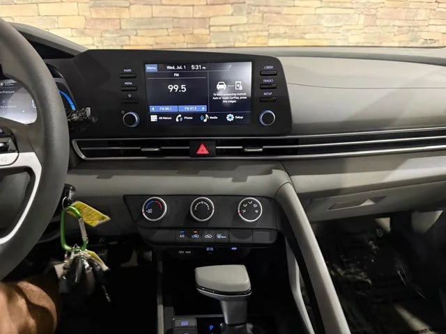 New 2026 Abyss Black Hyundai SE image 19