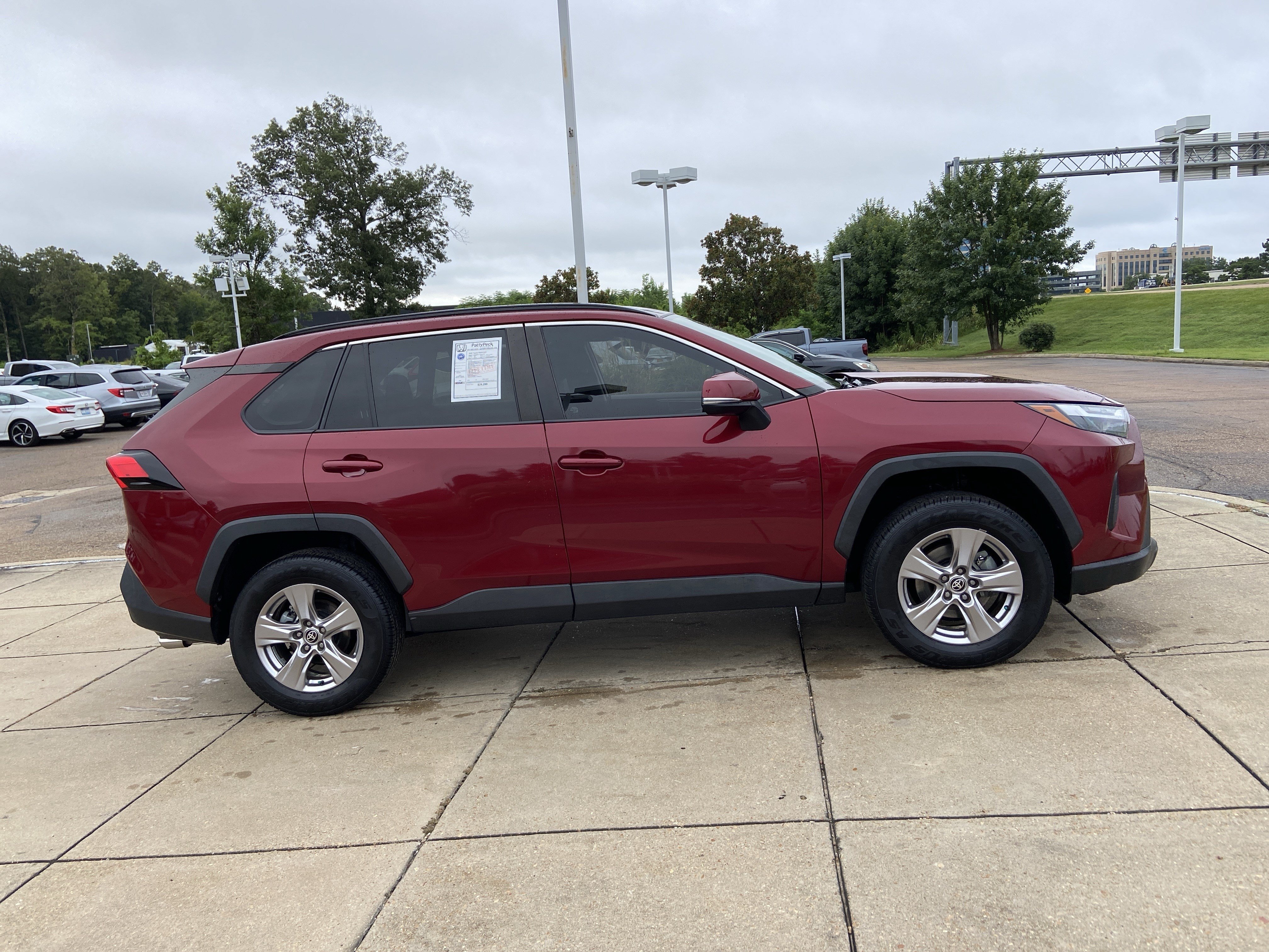 Used 2022 Ruby Flare Pearl Toyota XLE image 18