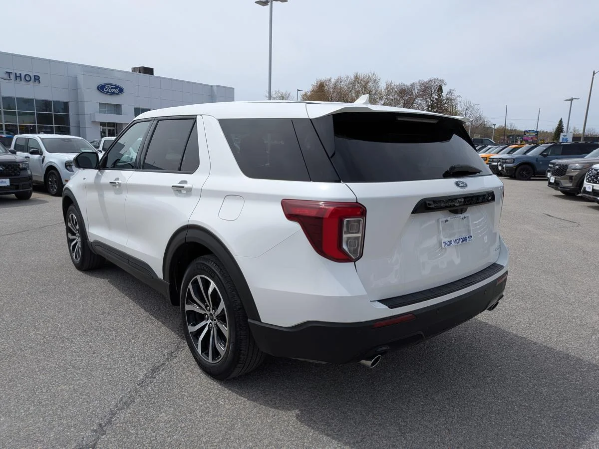 Used 2022 White Ford St-Line image 9