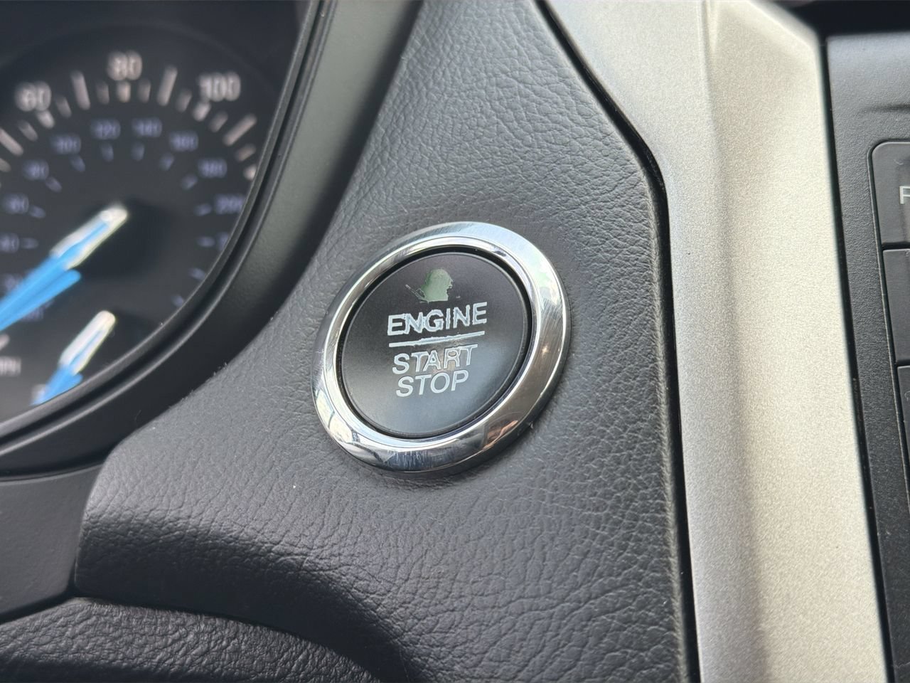 Used 2019 Oxford White Ford S image 28