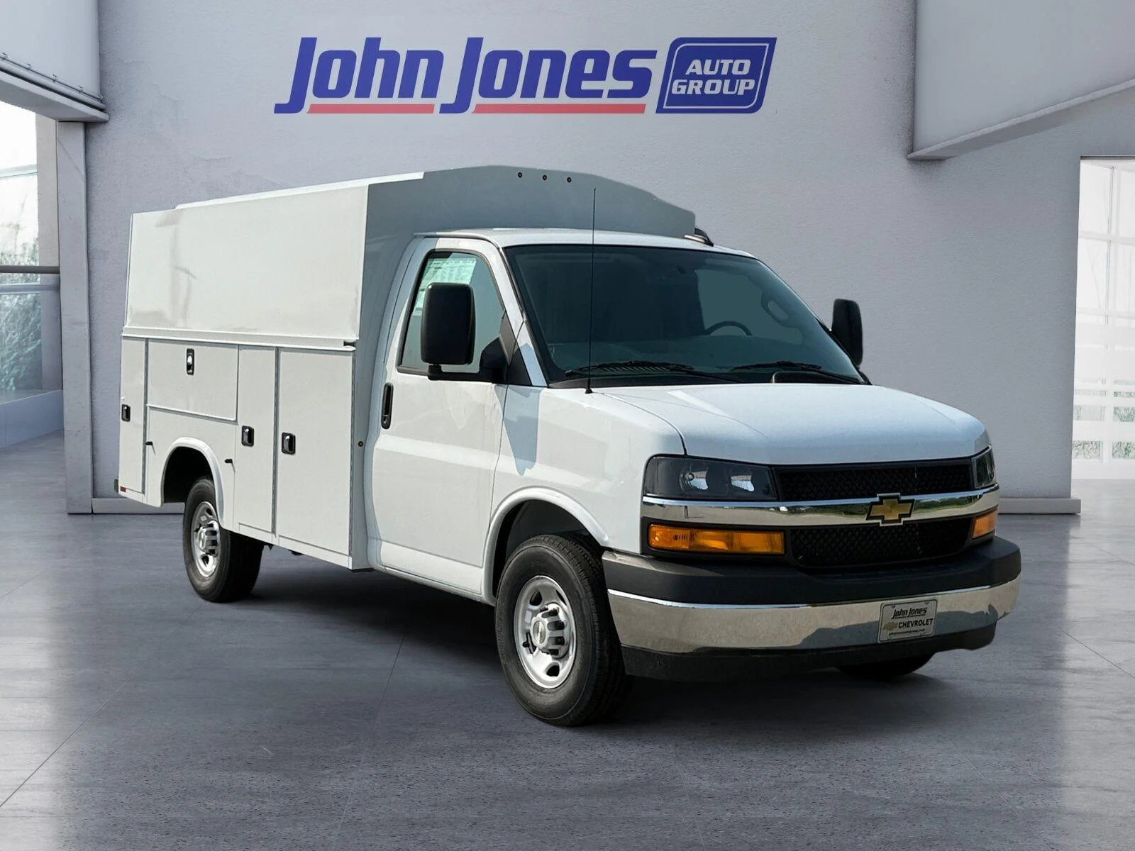 New 2026 Summit White Chevrolet 1WT image 2