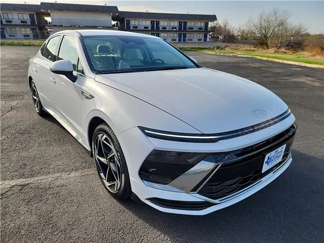 New 2026 Serenity White Hyundai SEL Sport image 6