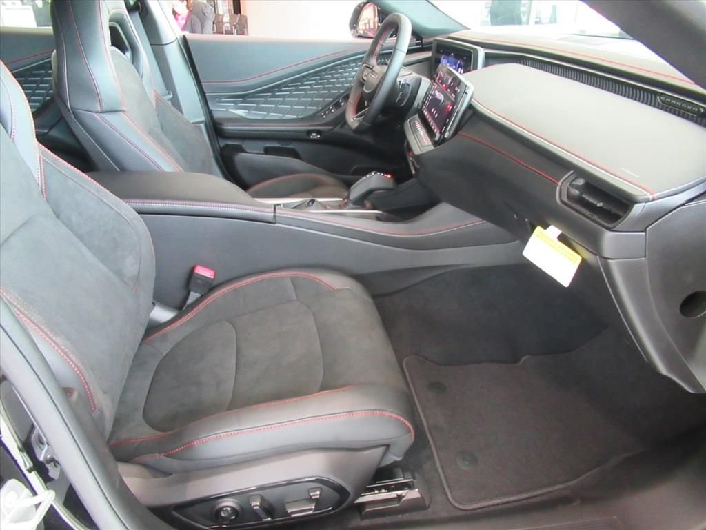 New 2026 Diamond Black Crystal Pearlcoat Dodge R/T image 9
