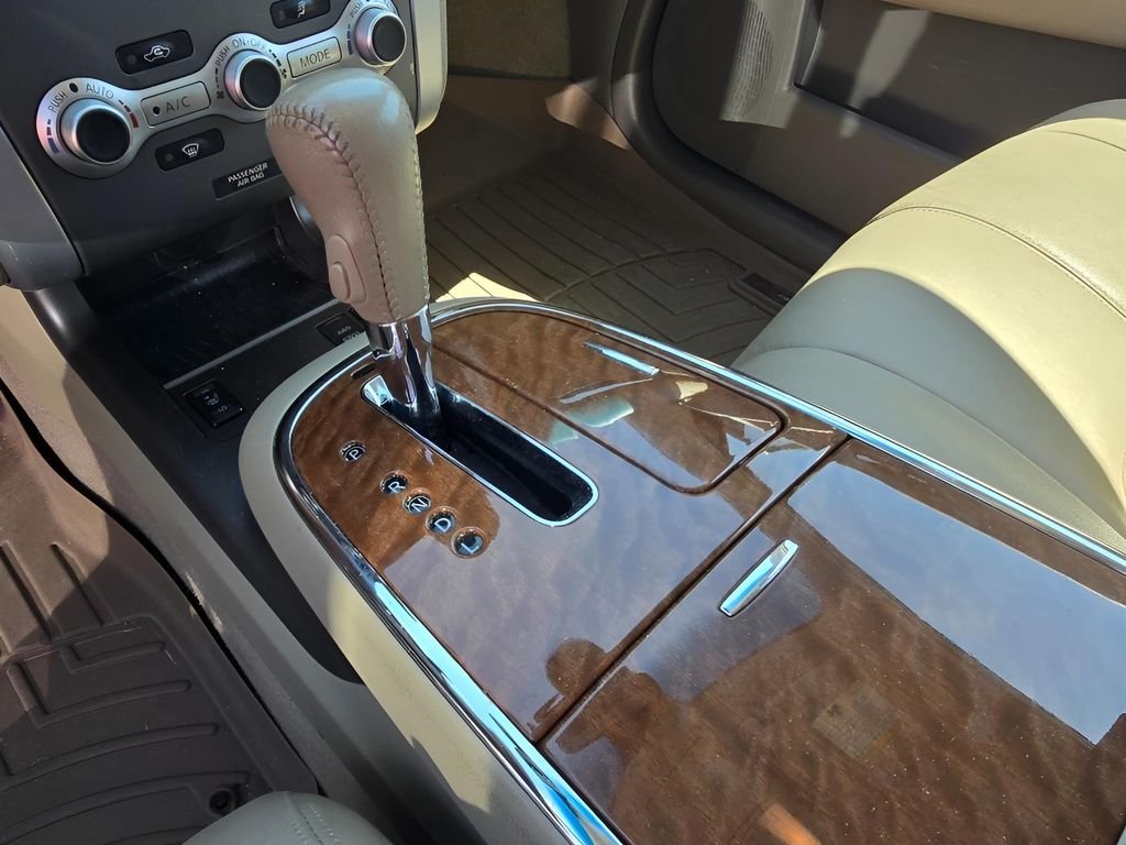 Used 2014 Tinted Bronze Metallic Nissan LE image 16