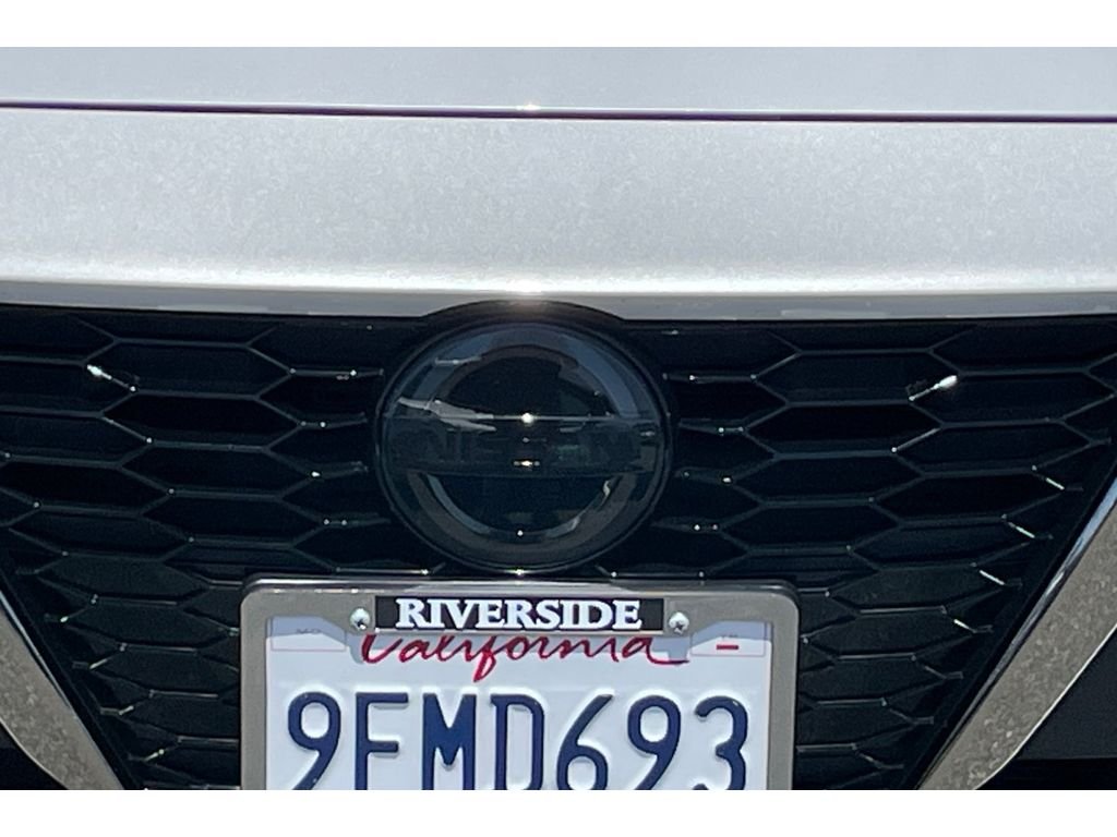 Used 2022 Aspen White TriCoat Pearl Nissan SR image 39
