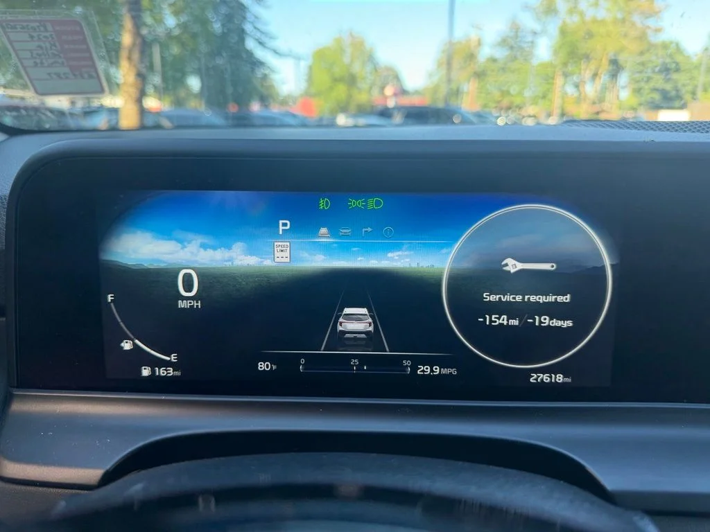 Used 2024 Snow White Pearl Kia SX image 17