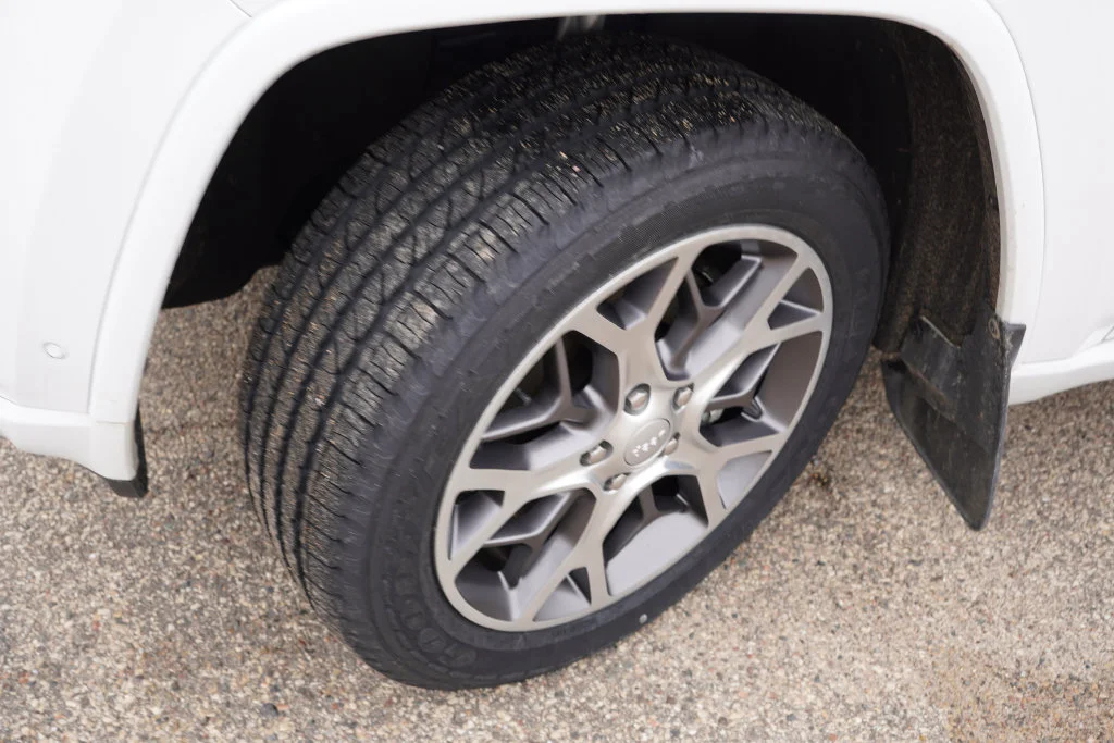 Certified Used 2021 White Jeep Overland image 13