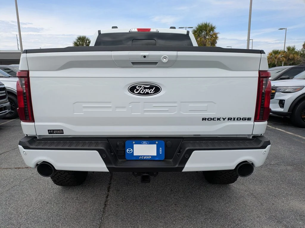 New 2026 Oxford White Ford XLT image 5