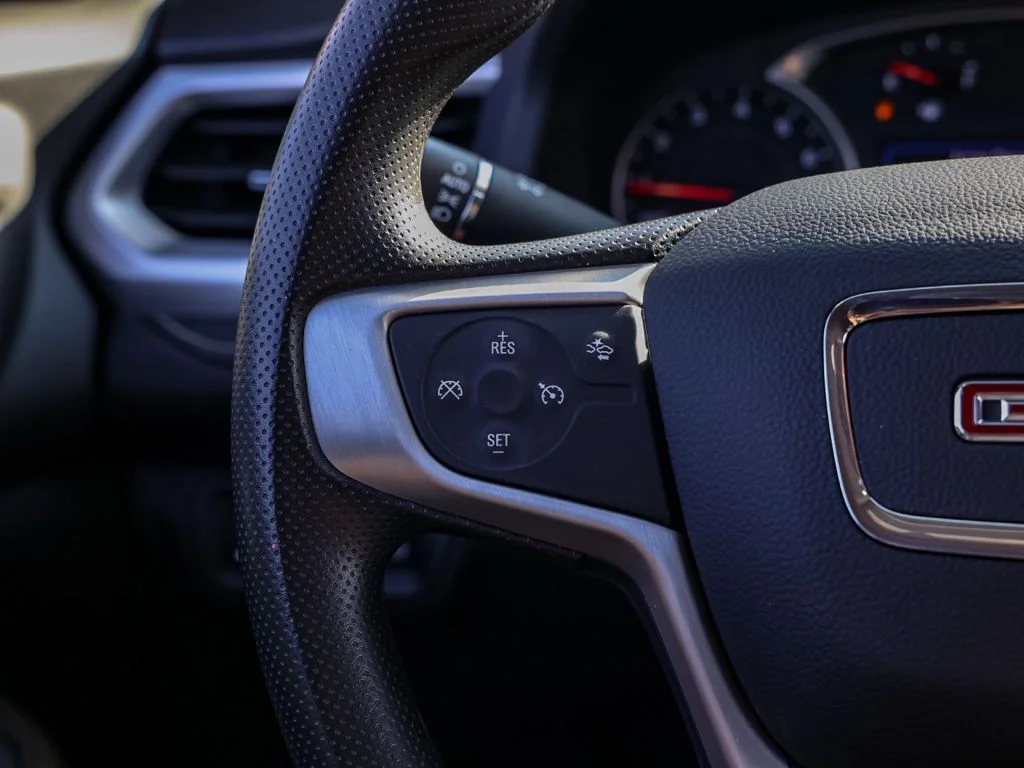 Used 2022 Gray GMC SLE image 26