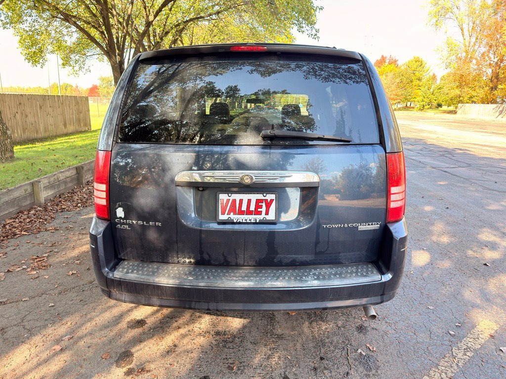 Used 2009 Blue Chrysler Touring image 10