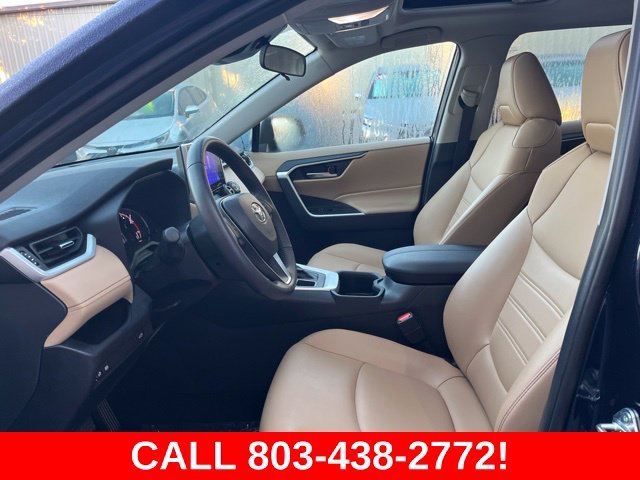 Used 2024  Toyota XLE Premium image 7