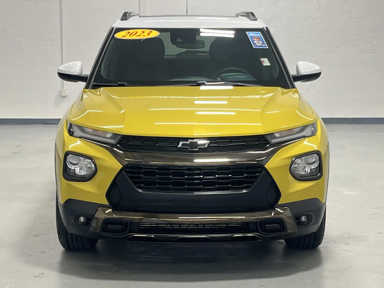 Used 2023 NITRO YELLOW METALLIC Chevrolet ACTIV image 3