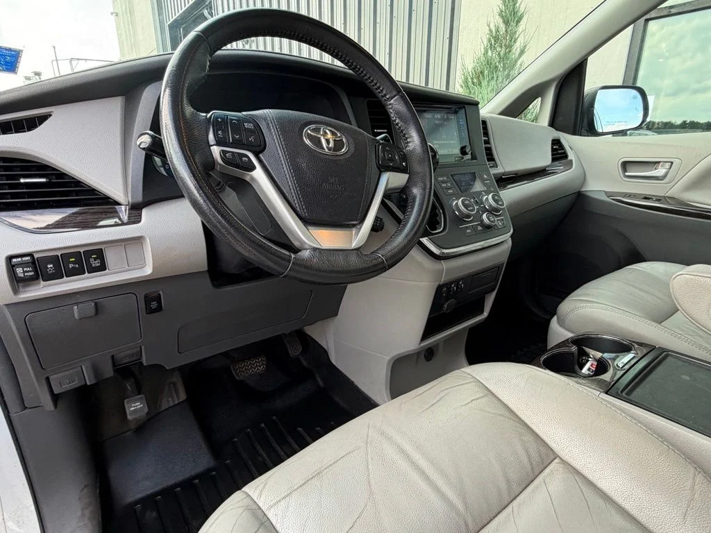 Used 2017 White Toyota XLE image 7