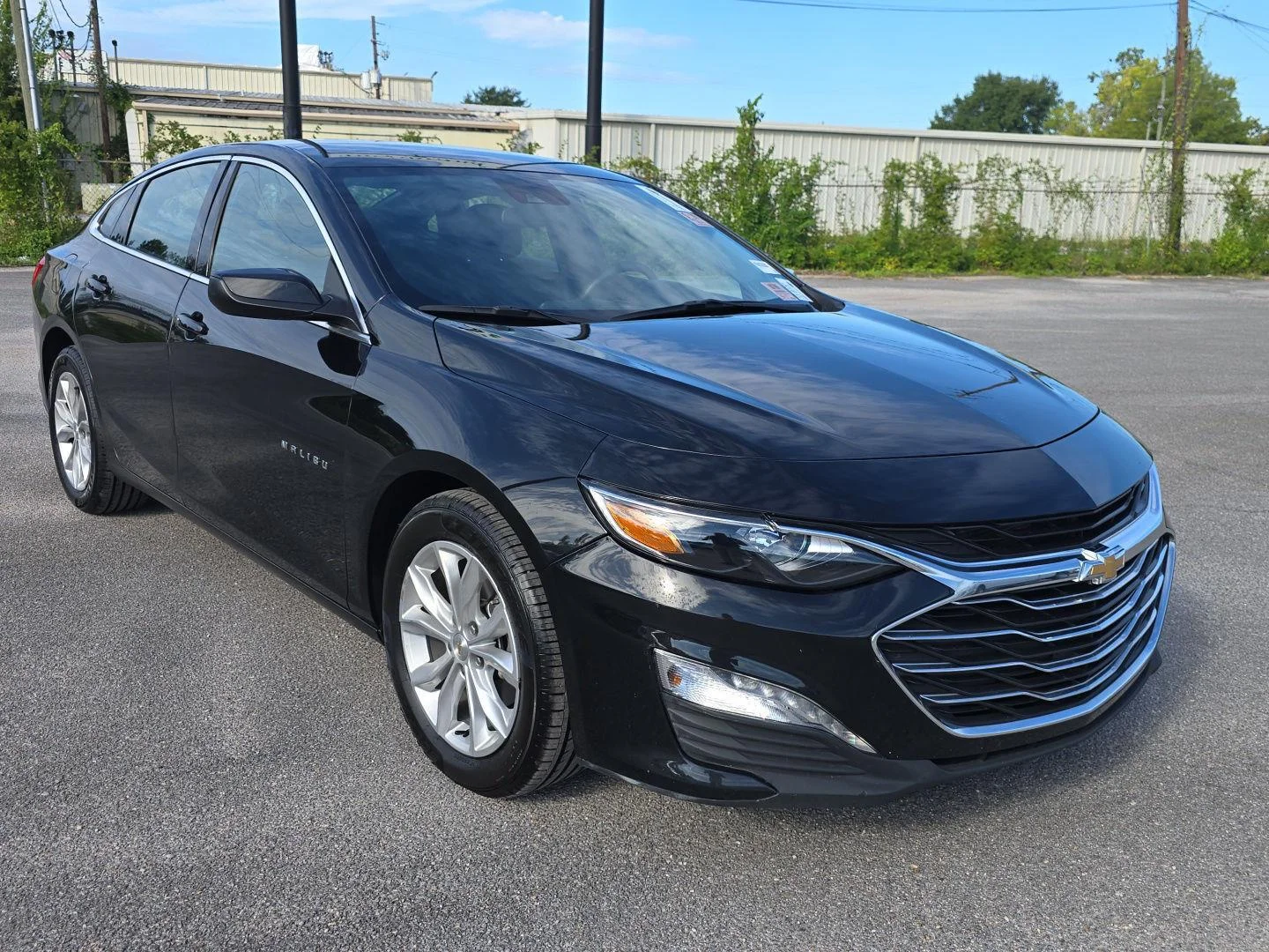 Used 2025 Mosaic Black Metallic Chevrolet LT image 1