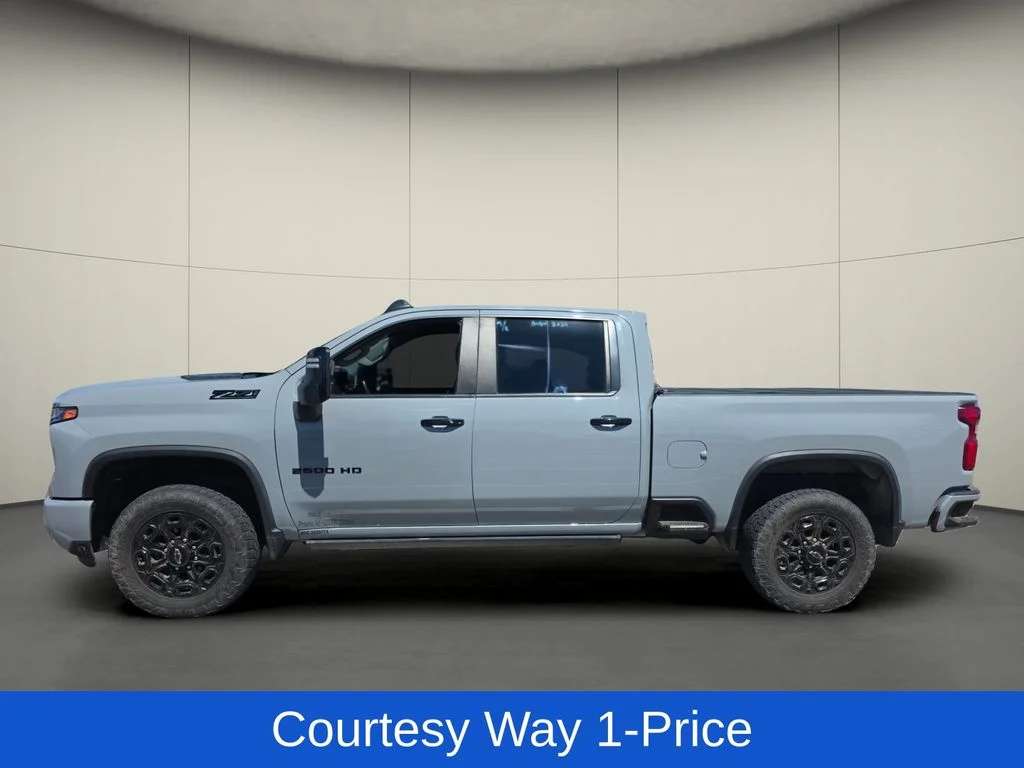 Used 2024 Gray Chevrolet LT image 5